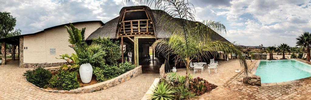 Etotongwe Lodge Outjo Esterno foto