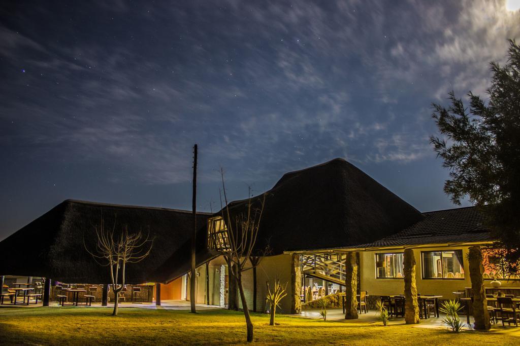 Etotongwe Lodge Outjo Esterno foto