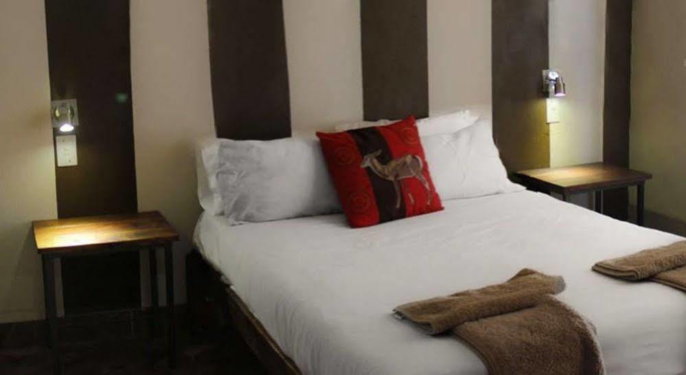 Etotongwe Lodge Outjo Esterno foto